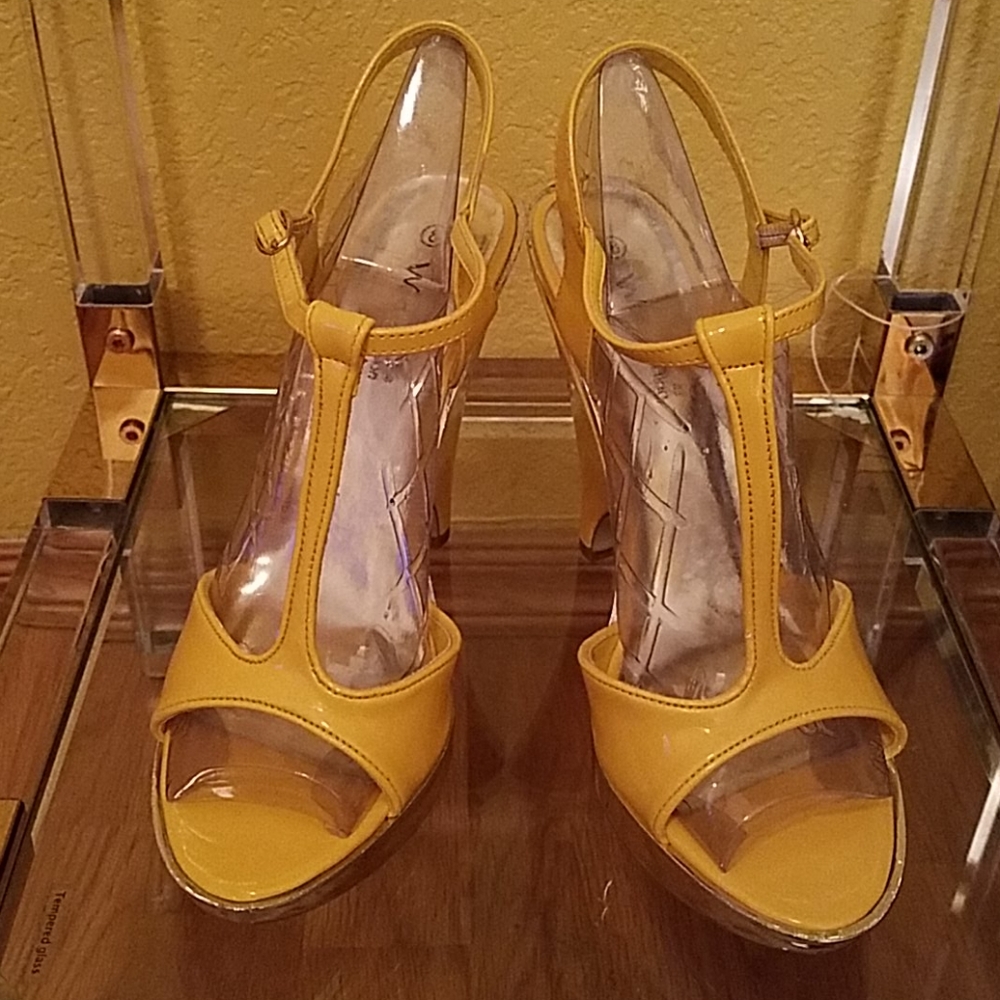 W. d collection Yellow Wedge Heel Sandals